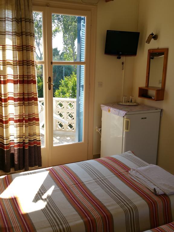 Guesthouse Karidia Skála Eresoú Eksteriør bilde